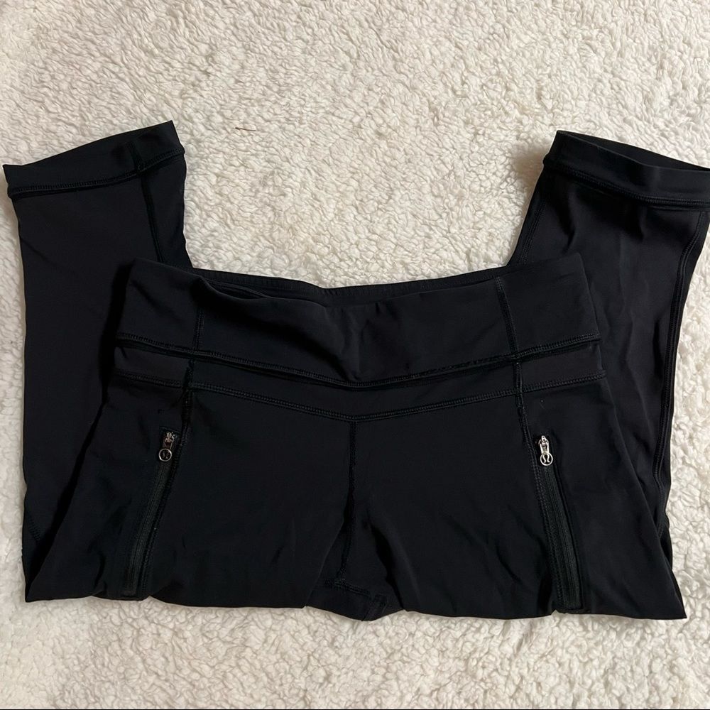Lululemon Crop Leggings Preowned Size 6 Black 18” inseam